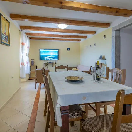 Casa vacanze Nina, A Beautiful With Sea View Vicani