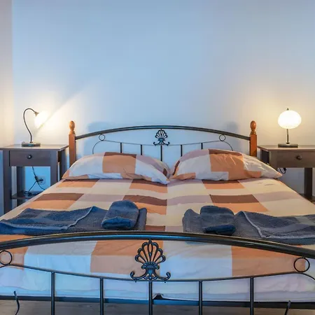 Casa vacanze Nina, A Beautiful With Sea View Vicani