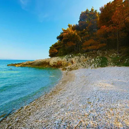 Casa vacanze Nina, A Beautiful With Sea View Vicani