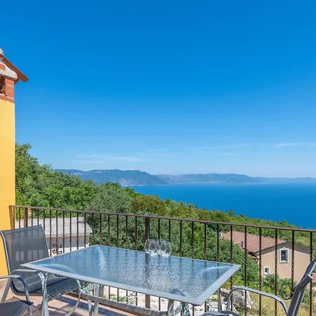 Nina, A Beautiful With Sea View Vicani